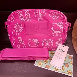 ALOHA Collection Hello Kitty Sanrio DFS Exclusive Le Tour Bag
